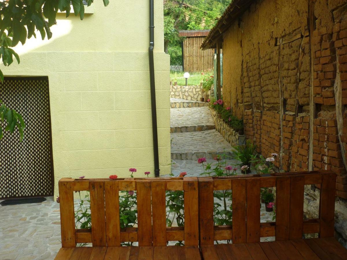 Guest House „Ivanovata house” Yanovets Buitenkant foto